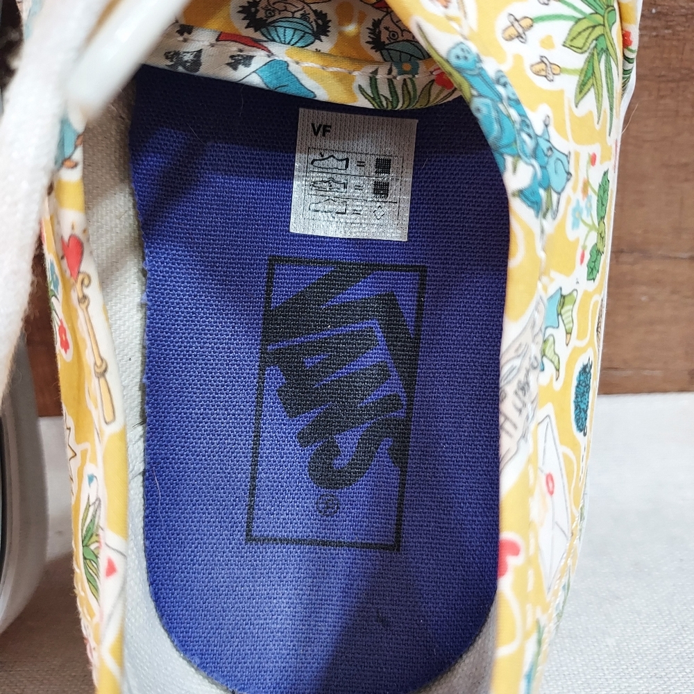 VANS - Picture 4 of 11